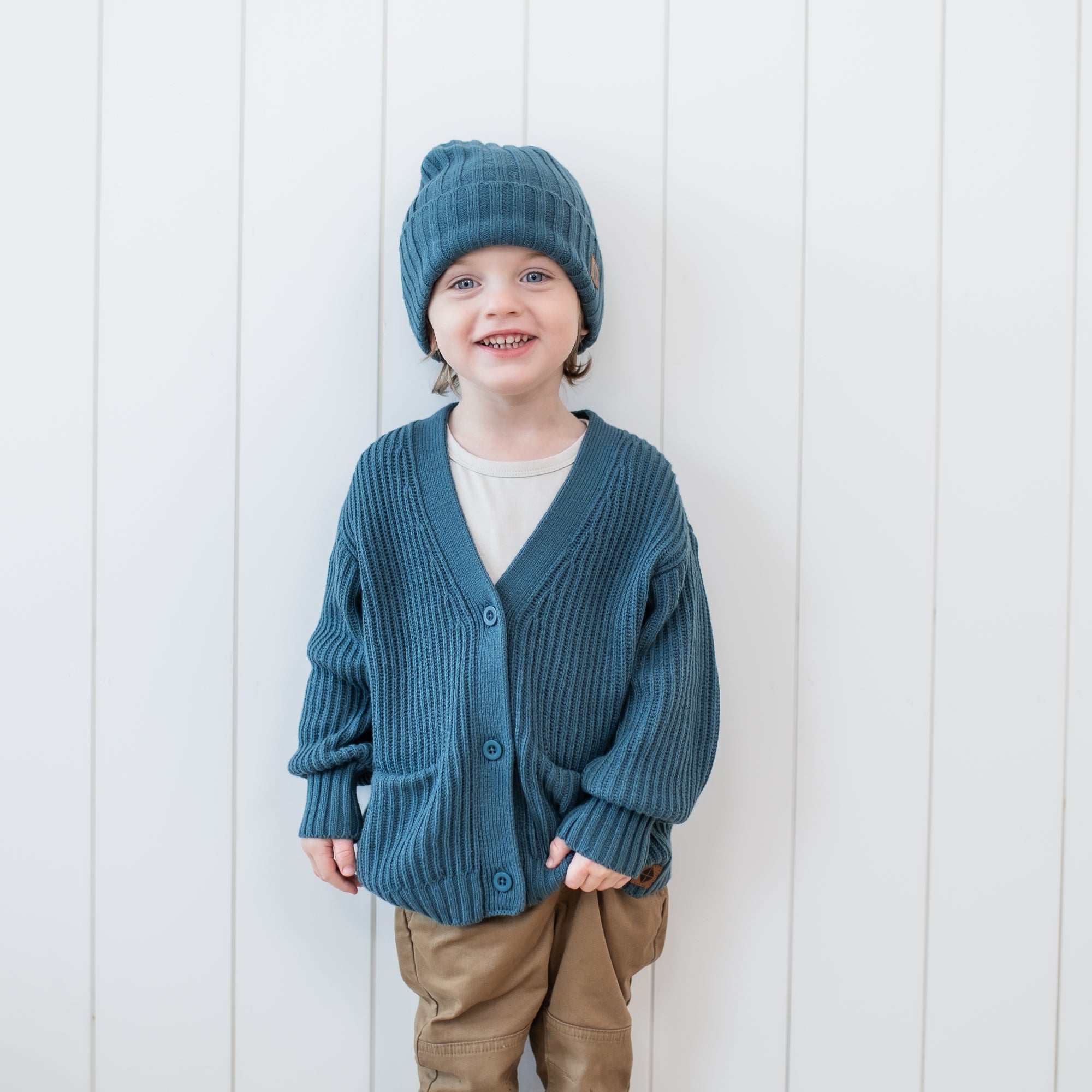 Atlantic_in_Chunky_knit_cardigan-01