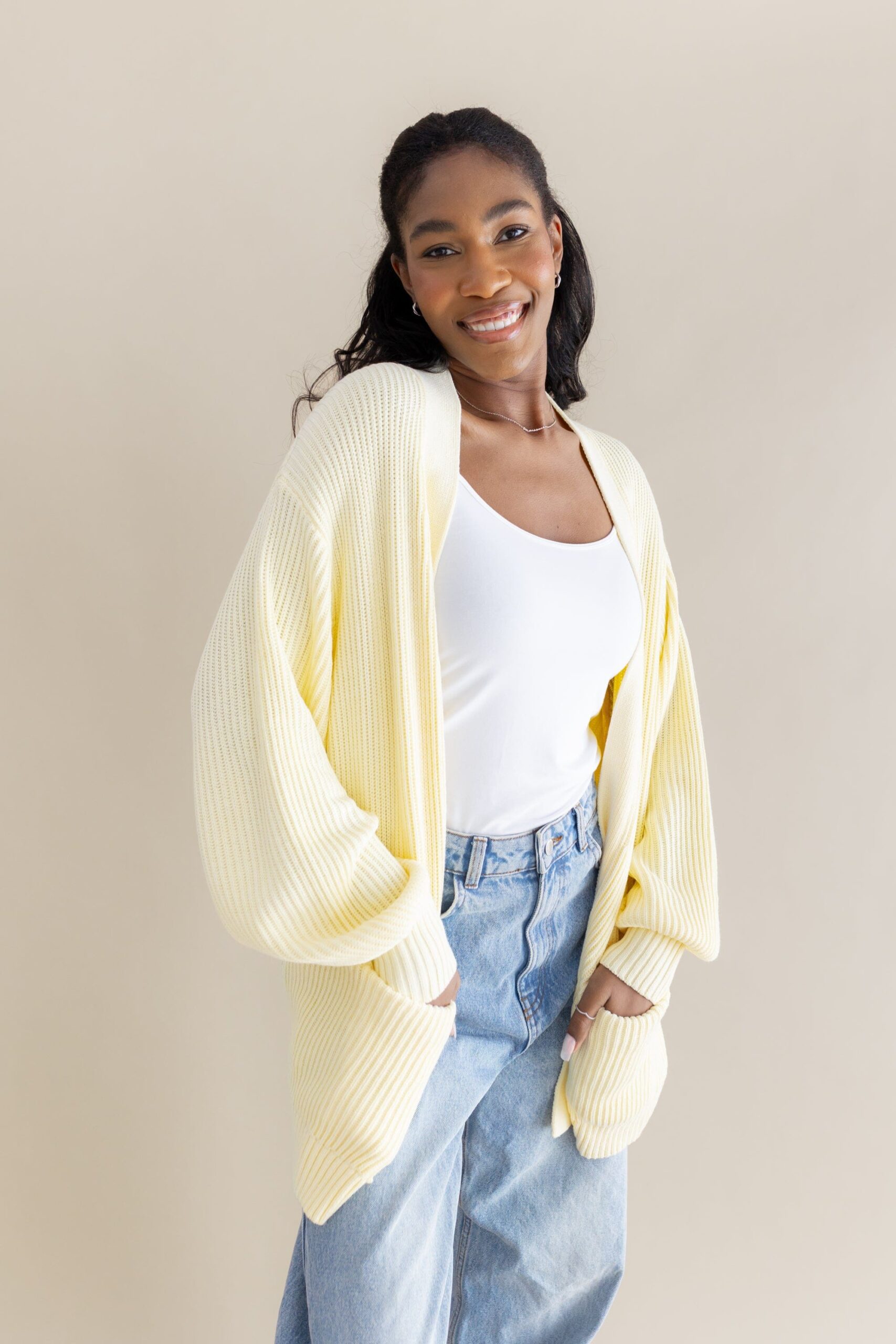 Chamomile_Chunky_Knit_Women_s_Oversized_Cardigan_01