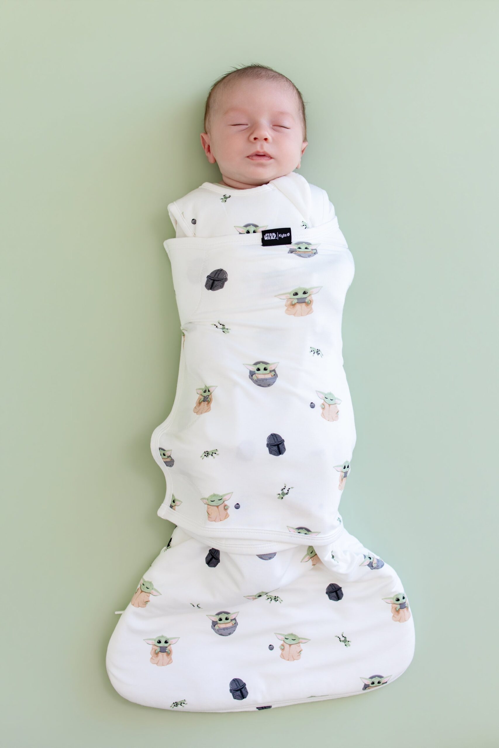 Grogu_Sleep_Bag_Swaddler_01