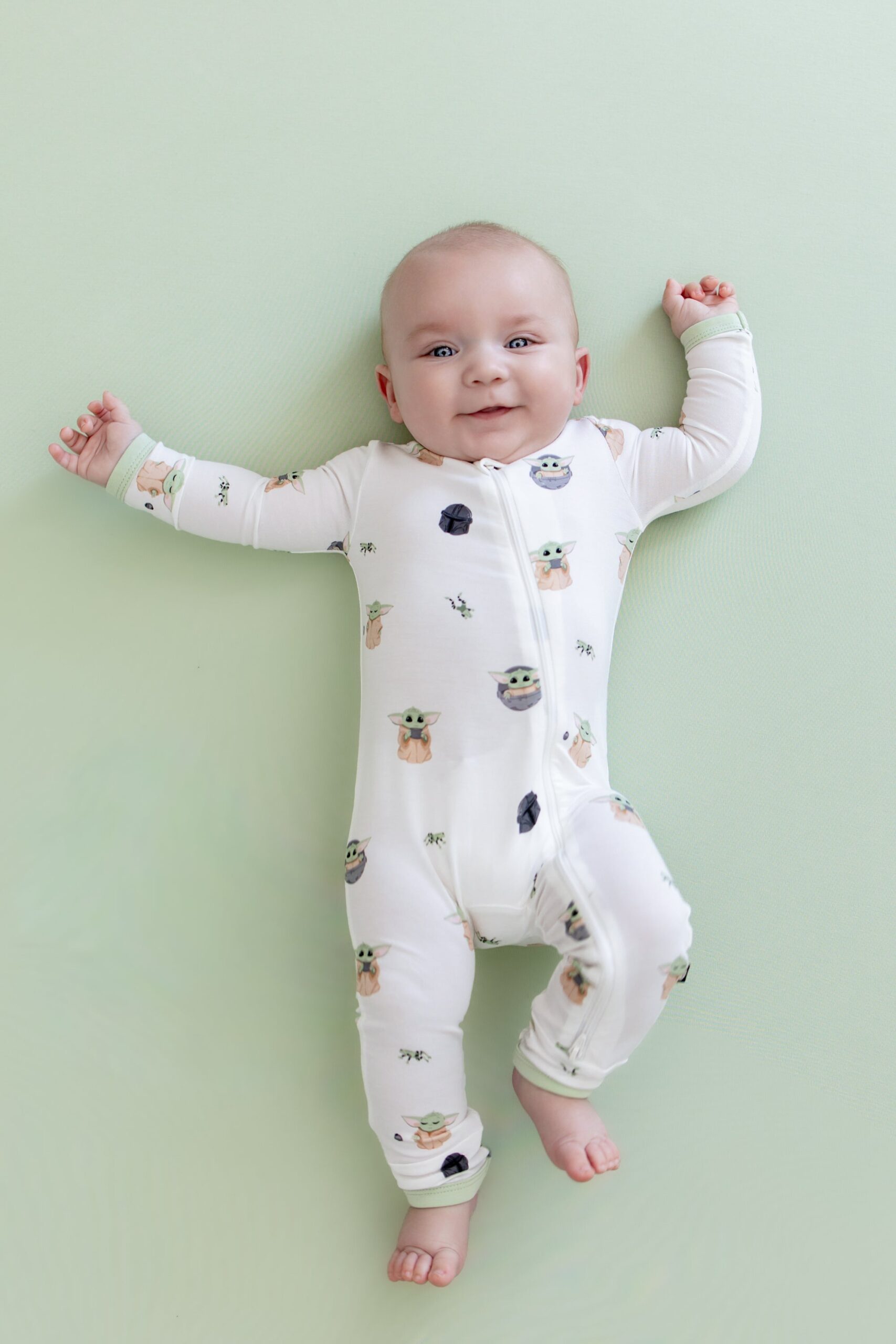 Grogu_Zipper_Romper_01