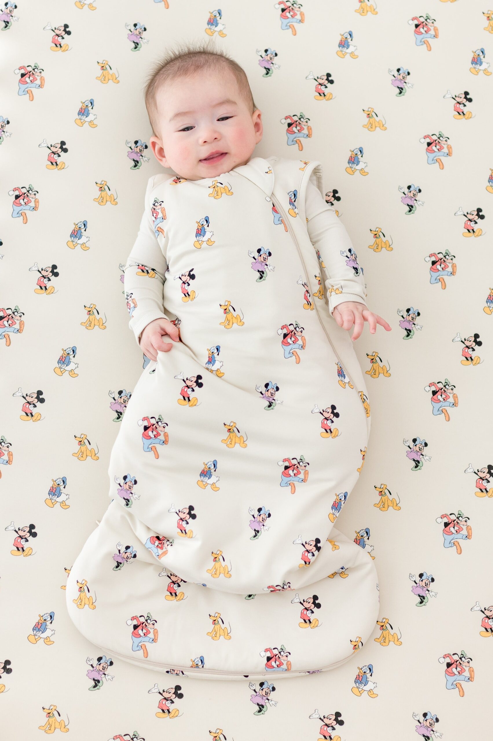 Mickey_Mouse_and_Friends_Crib_Sheet_1.0_Sleep_Bag_01