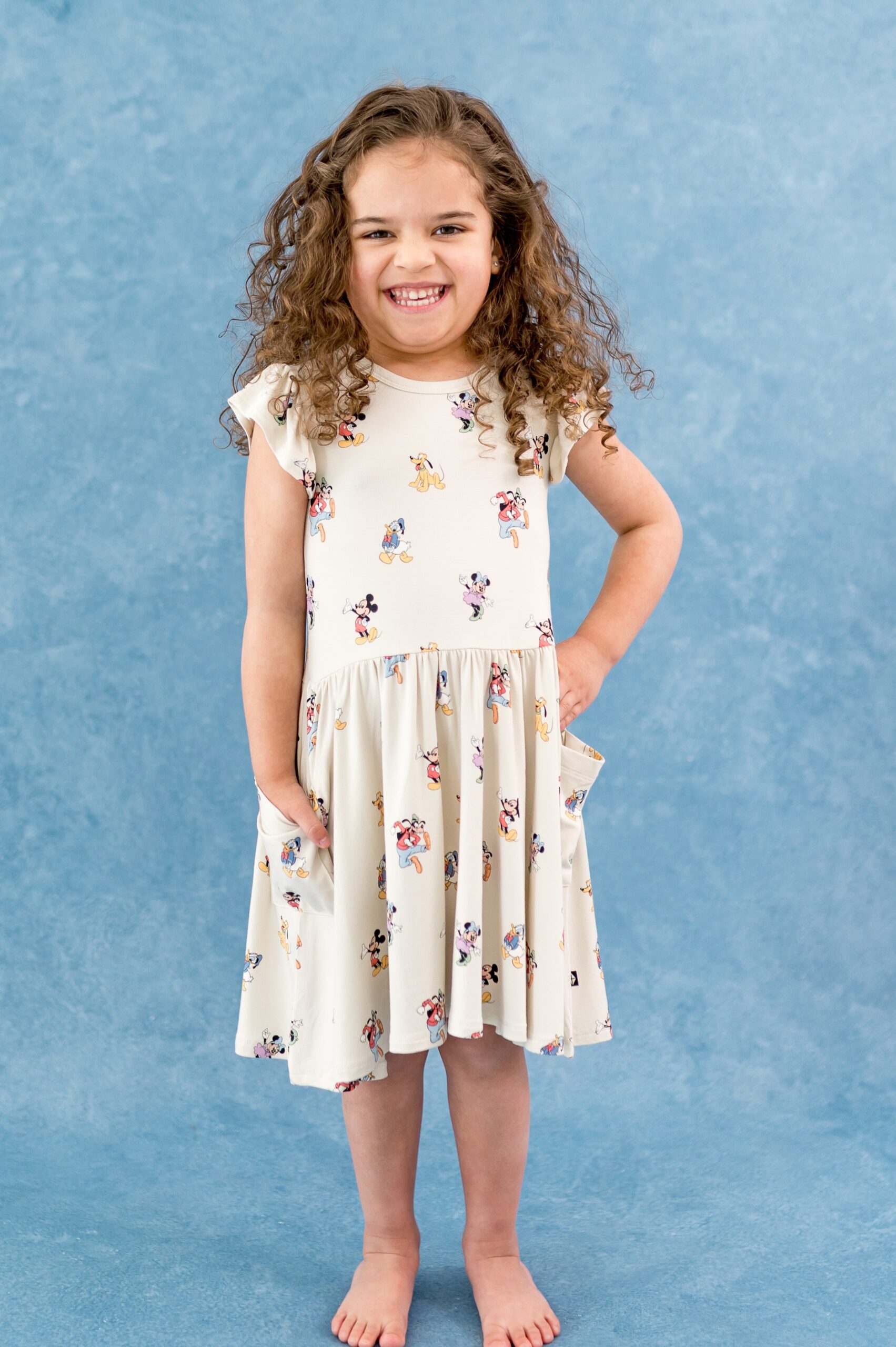 Mickey_Mouse_and_Friends_Pocket_Dress_01