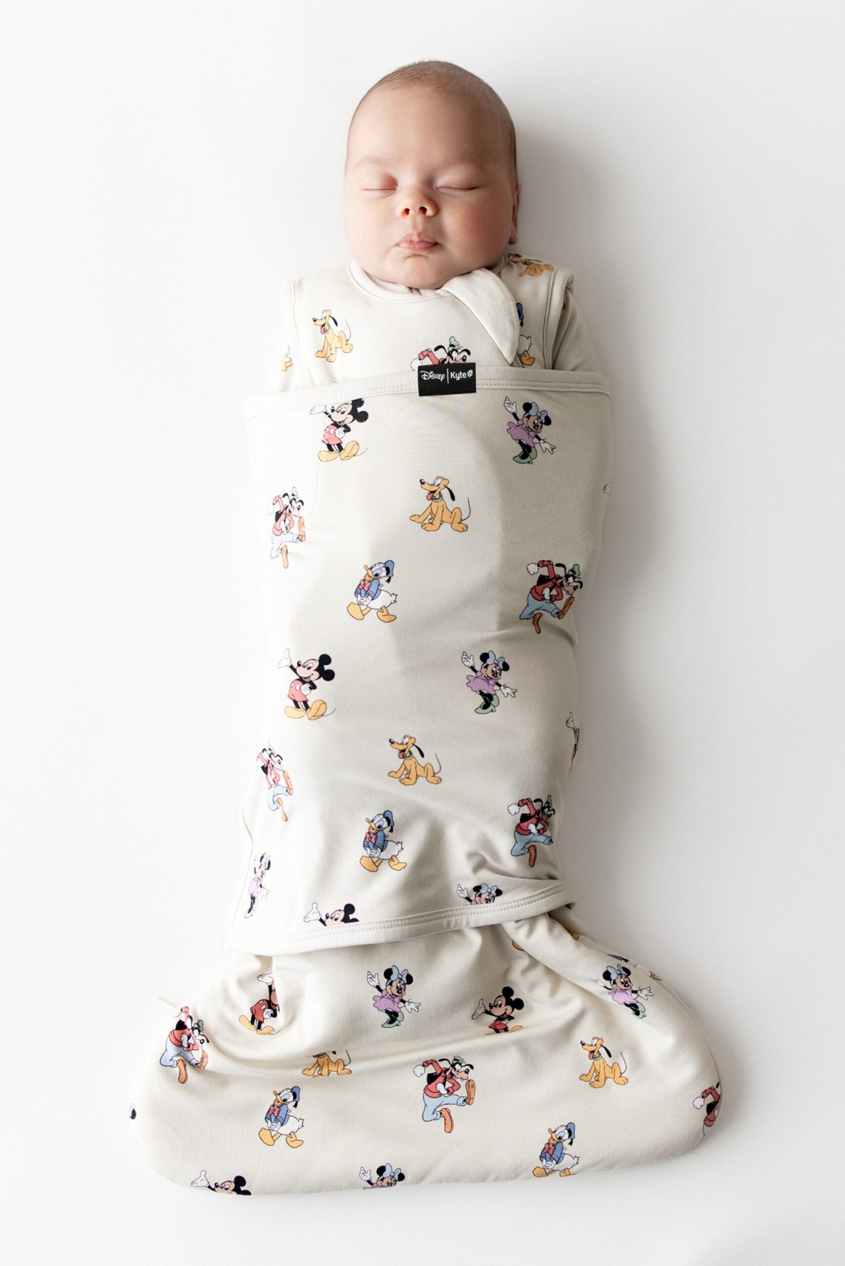 Mickey_Mouse_and_Friends_Sleep_Bag_Swaddler_01