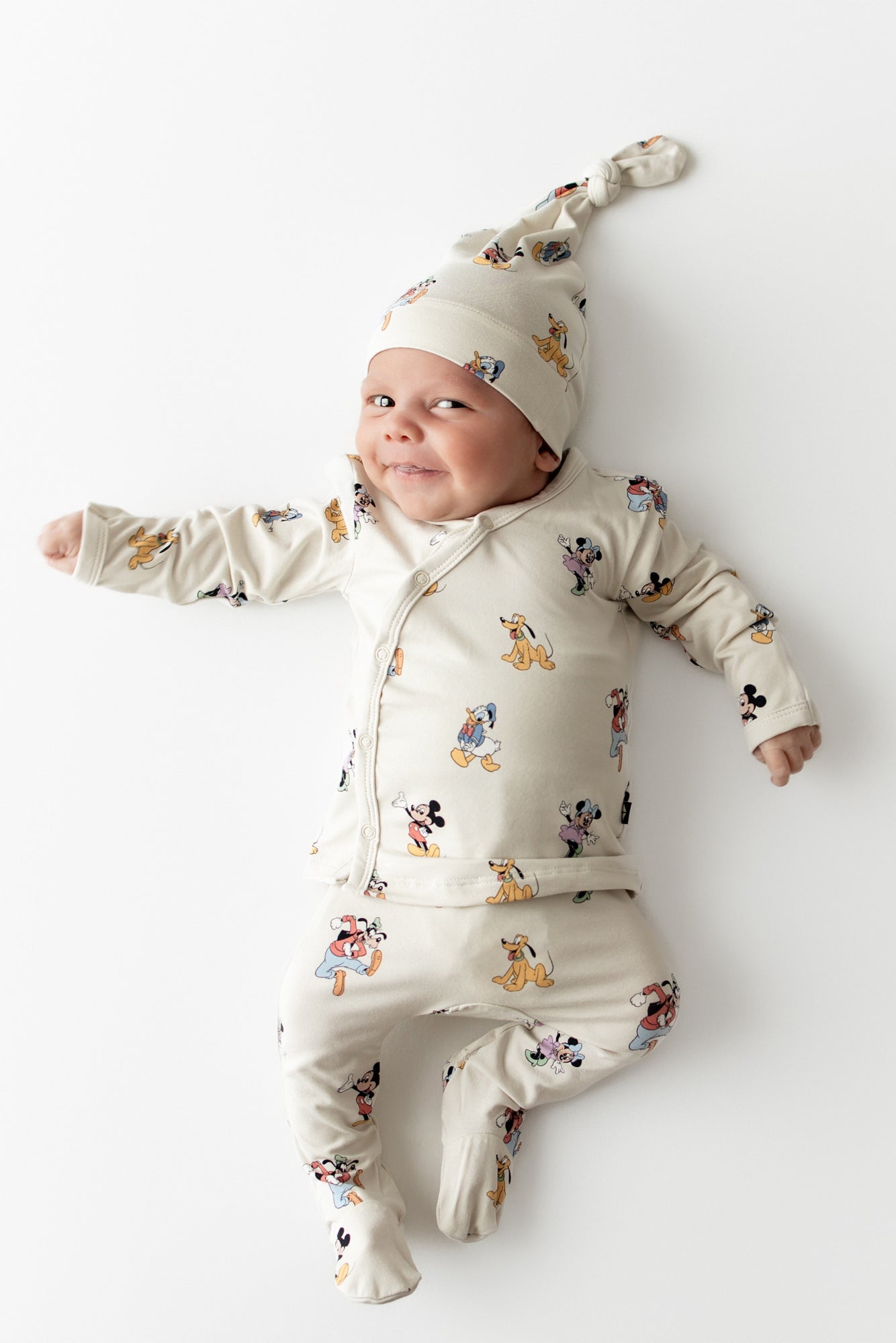Mickey_Mouse_and_Friends_Take_Me_Home_Set_with_Cap_01