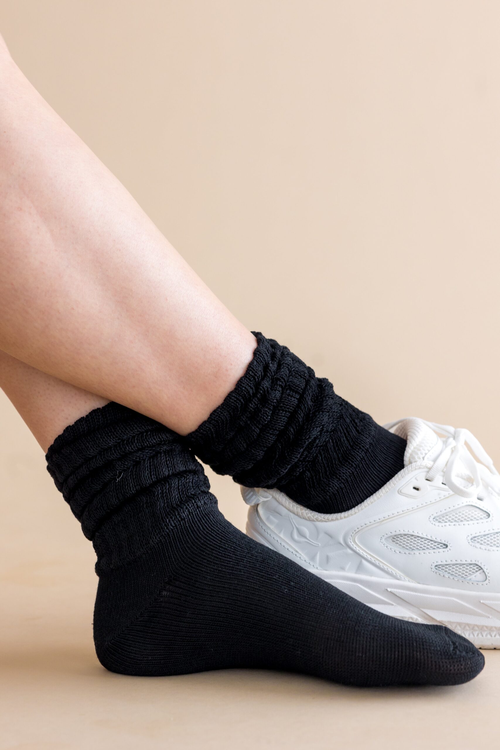 Midnight_Adult_Scrunch_Socks_03