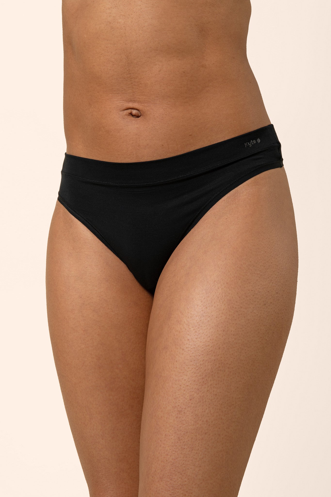 Women_s_Thong_Midnight_01